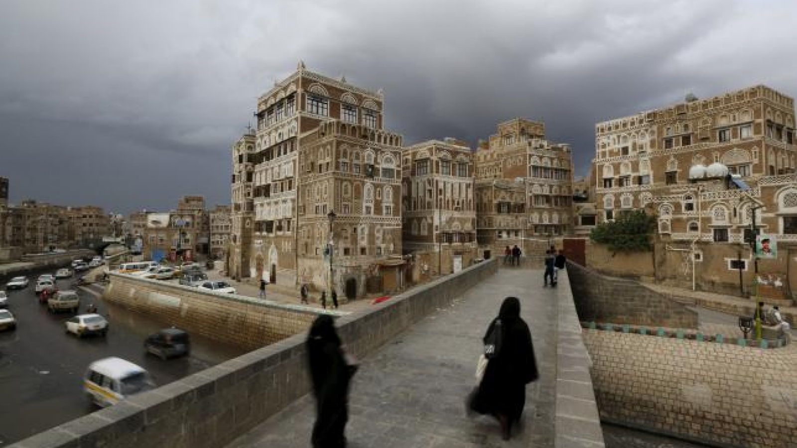 Warring Yemen sides begin truce, warn against violations