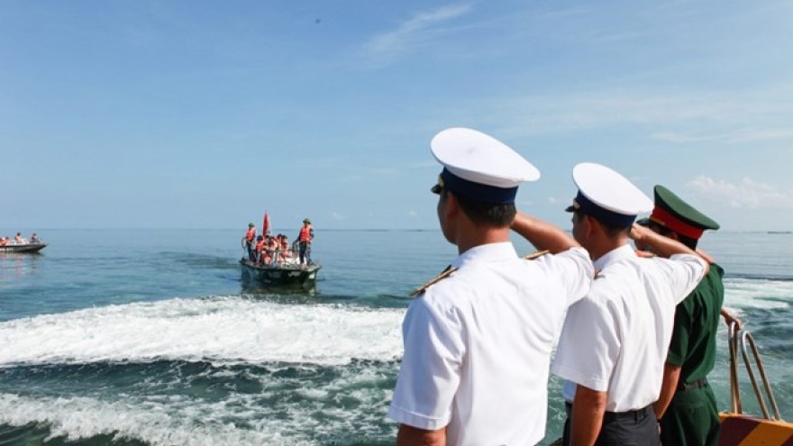 200 youngsters dispatched to visit Truong Sa archipelago