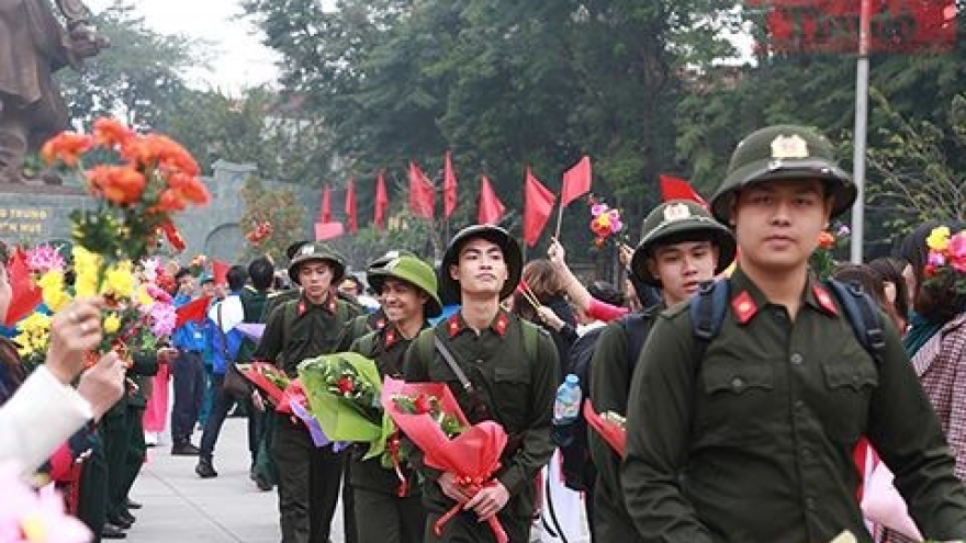 Vietnamese youths to join army this month