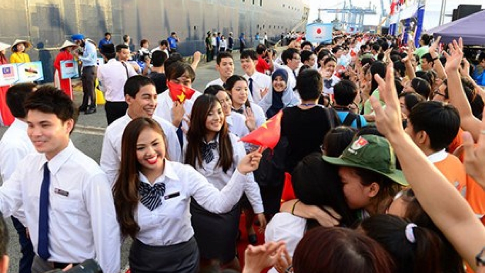 NA Vice Chairman hosts Vietnamese youths from SSEAYP