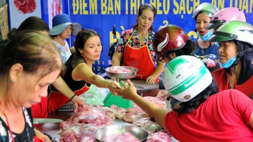 Vietnam gov’t beefs up efforts to ‘rescue’ pig farmers