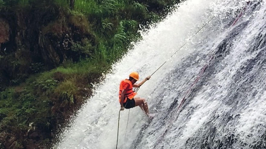 Illegal zipline makes authorities swing into action in Central Highlands