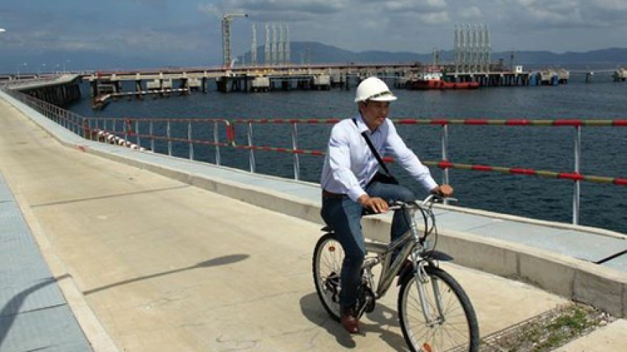 How many special economic zones does Vietnam need?