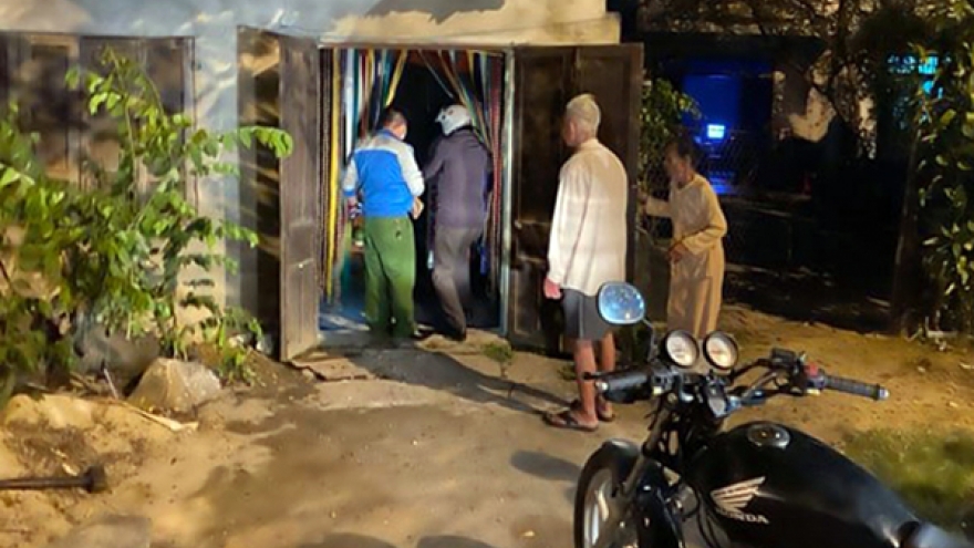 Dùng búa đập đầu người yêu rồi đến chốt kiểm dịch Covid-19 tự thú