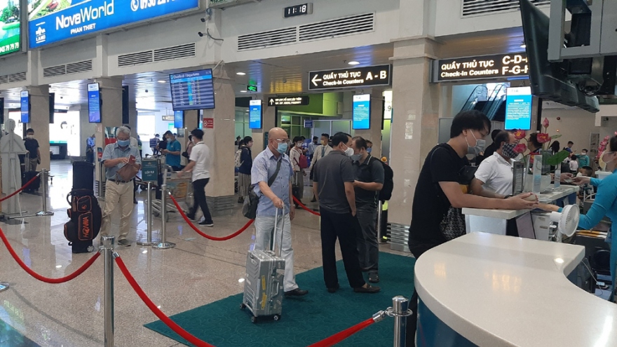 Người dân từ TPHCM tấp nập về quê nghỉ lễ 30/4