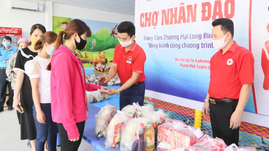 Phiên chợ đặc biệt “Chợ nhân đạo” trao nghĩa tình, nhận yêu thương