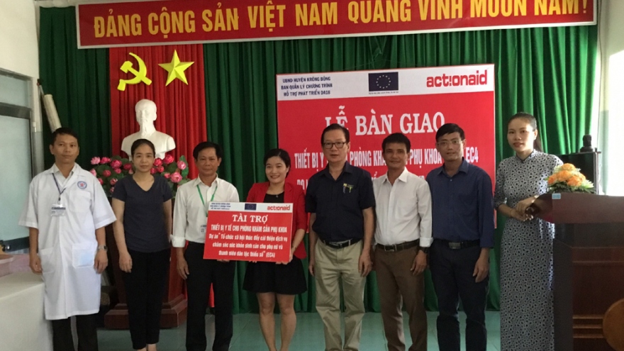 Đắk Lắk nhận bàn giao thiết bị y tế phục vụ bệnh nhân vùng khó khăn