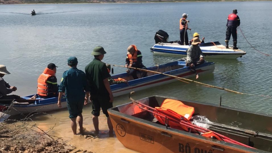 Tìm thấy thi thể 2 học sinh mất tích trên hồ thủy điện Đại Ninh