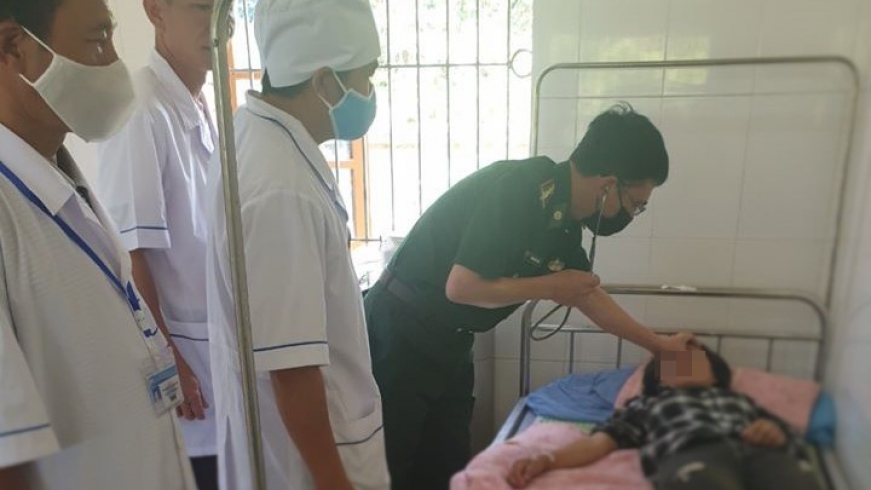 Mâu thuẫn gia đình, mẹ rủ con gái 15 tuổi cùng ăn lá ngón tự vẫn