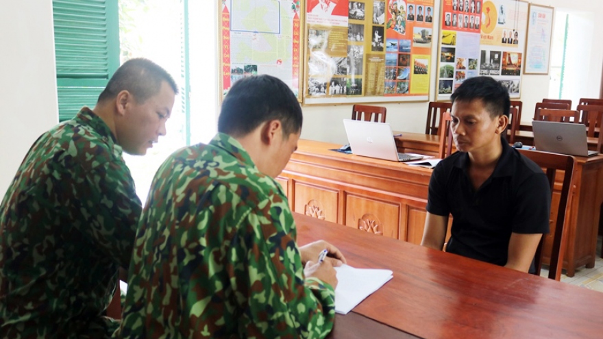 Bắt đối tượng vận chuyển gần 7.000 bao thuốc lá nhập lậu