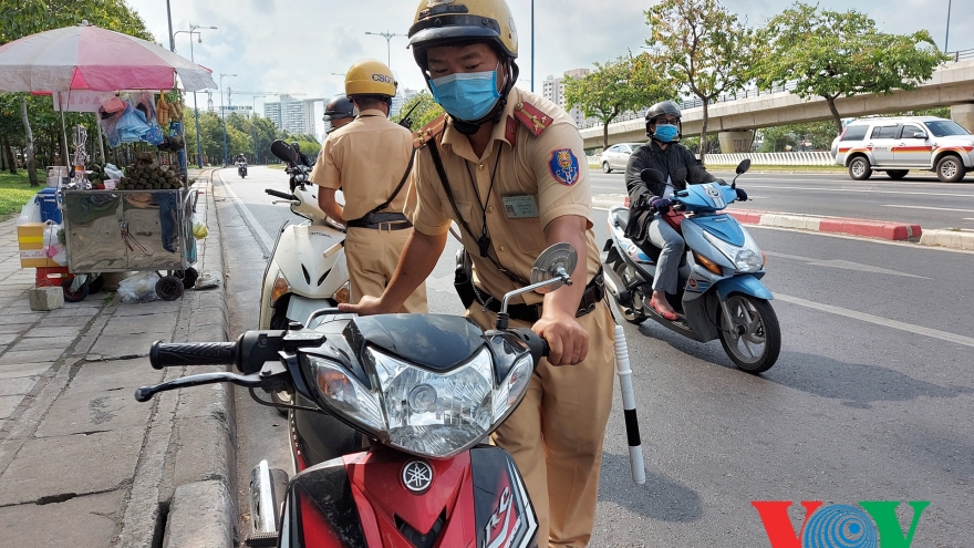 CSGT có được quyền kiểm tra cốp xe, đồ dùng cá nhân không?