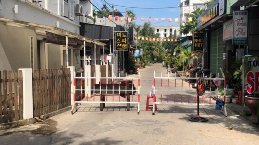 Phong tỏa 1 khu phố tại TP Hội An do có 3 ca nghi mắc Covid-19