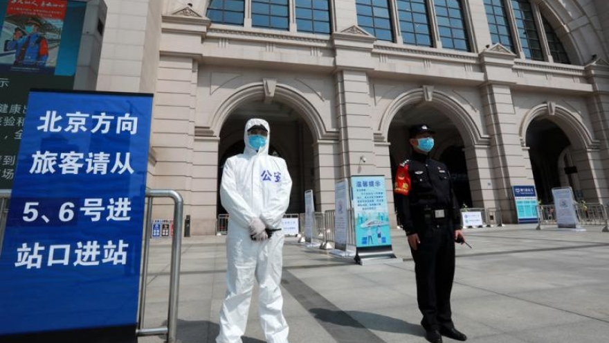 Vũ Hán dỡ bỏ phong tỏa không đồng nghĩa ngừng phòng dịch