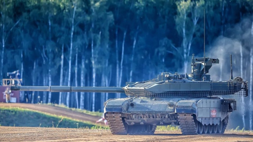Video: Uy lực trấn áp mạnh mẽ của siêu chiến tăng hạng nặng T-90M