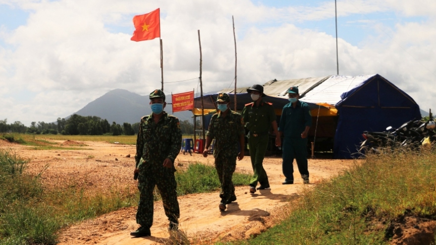 Ảnh: Biên phòng gồng mình chống dịch Covid-19 ở biên giới Tây Nam