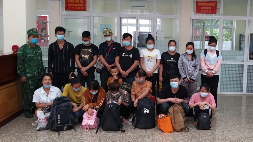 Nóng 24h: Thủ đoạn xuất, nhập cảnh trái phép của 17 đối tượng