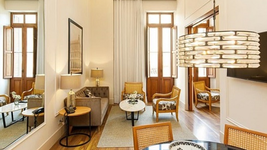 Cận cảnh khách sạn sang trọng nơi Ronaldinho chịu án quản thúc