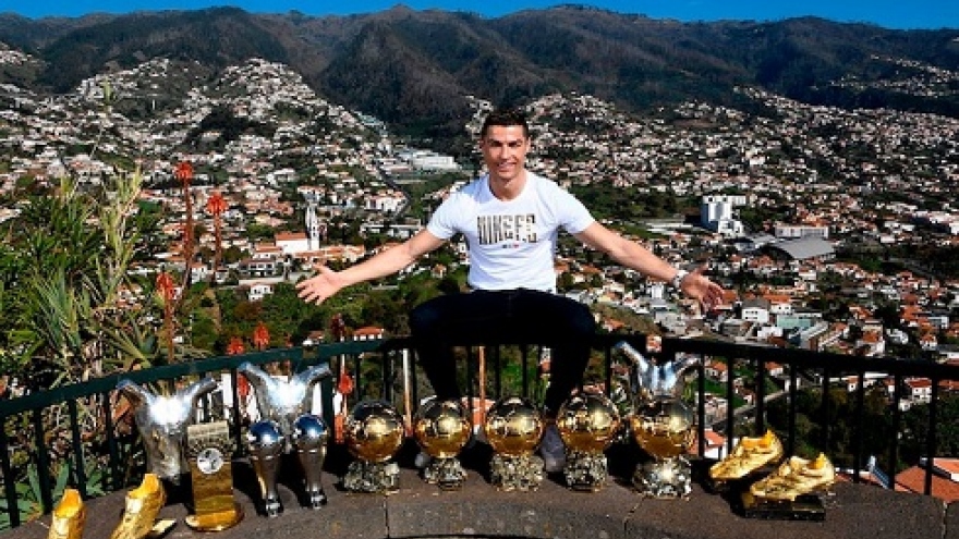 Phát hiện “ổ dịch” Covid-19 gần nhà Ronaldo