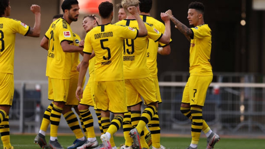 Sancho lập hat-trick, Dortmund sống lại hy vọng vô địch