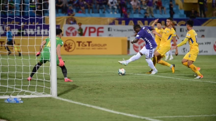 Toàn cảnh Hà Nội FC 0-1 SLNA: Bất lực nhìn đối thủ lên đầu bảng