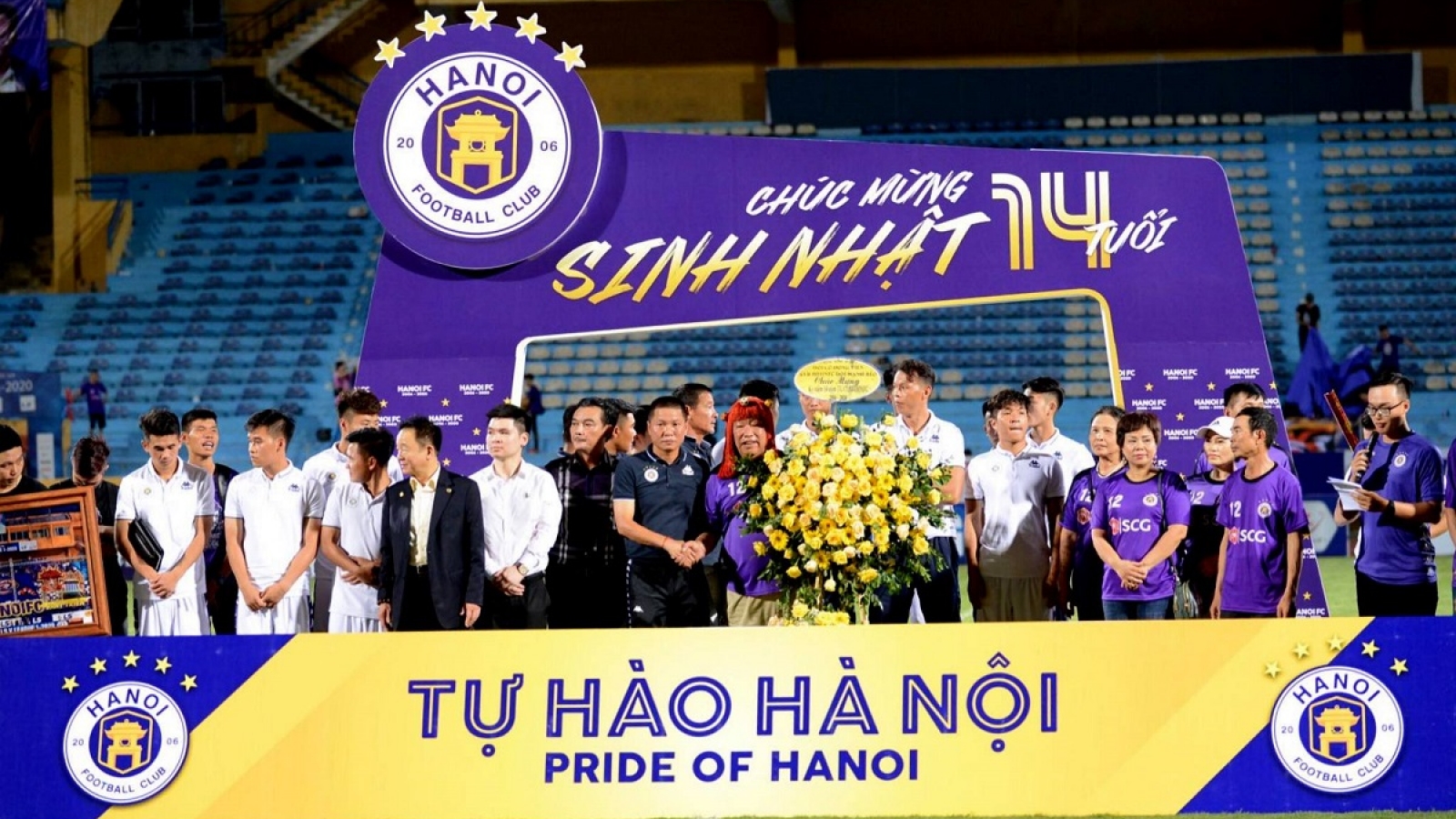Hà Nội FC vinh danh bầu Hiển, tổ chức lễ kỷ niệm 14 năm thành lập