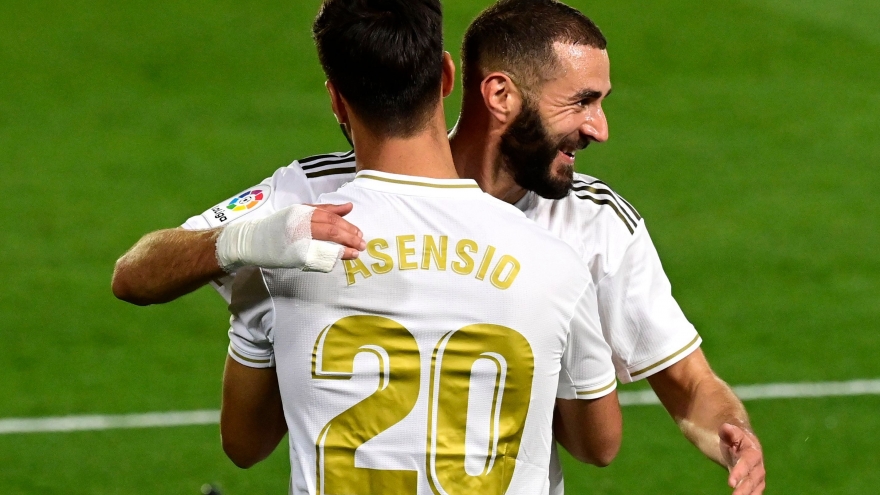 Thắng đậm Valencia, Real trở lại cuộc đua vô địch với Barca