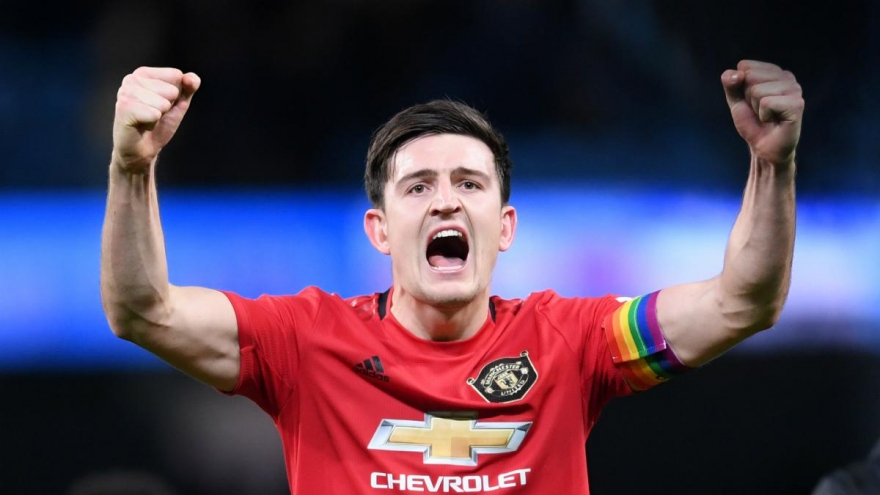 “HLV Solskjaer nên tước băng đội trưởng MU của Maguire”