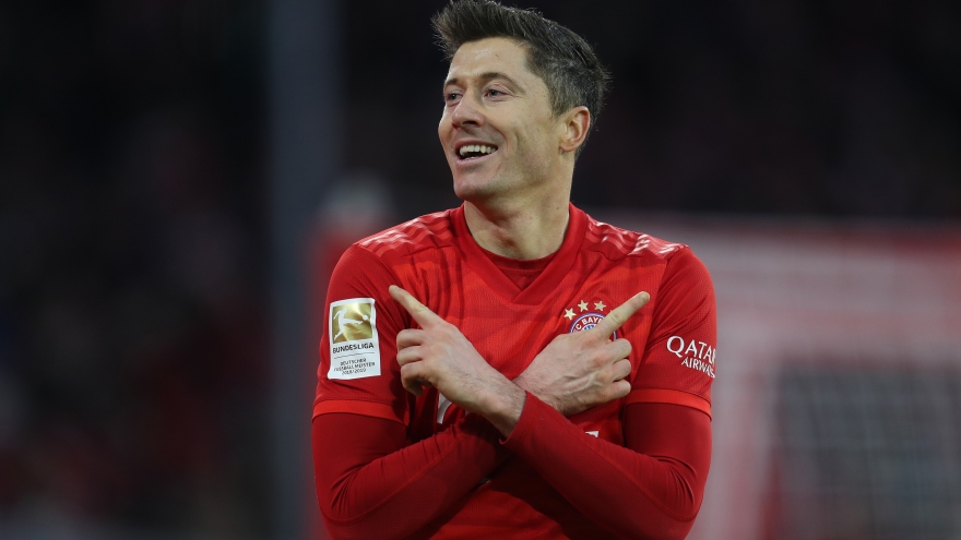 Lewandowski nhận danh hiệu cầu thủ hay nhất Bundesliga