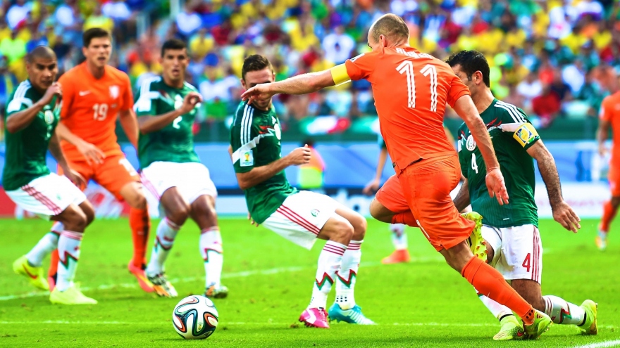 Ngày này năm xưa: Robben “ăn vạ” đưa Hà Lan vào tứ kết World Cup 2014
