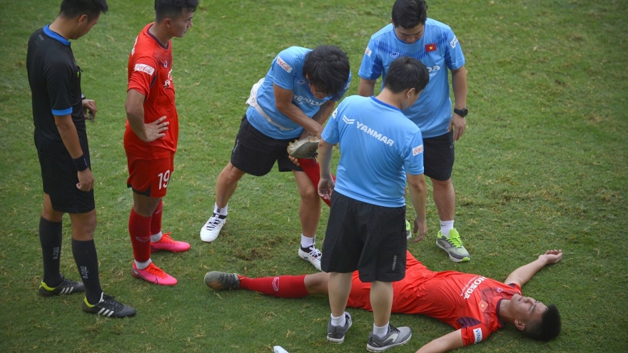 HLV Park Hang Seo “nhăn mặt” vì nhiều cầu thủ U22 Việt Nam chấn thương