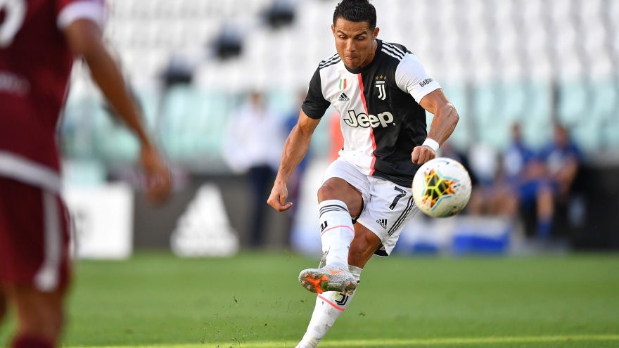 Ronaldo ghi bàn trận thứ tư liên tiếp, Juventus thắng đậm Torino