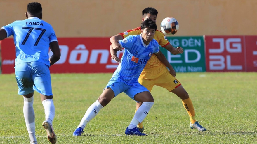 Đức Chinh lập cú đúp, Đà Nẵng “nhấn chìm” Thanh Hóa