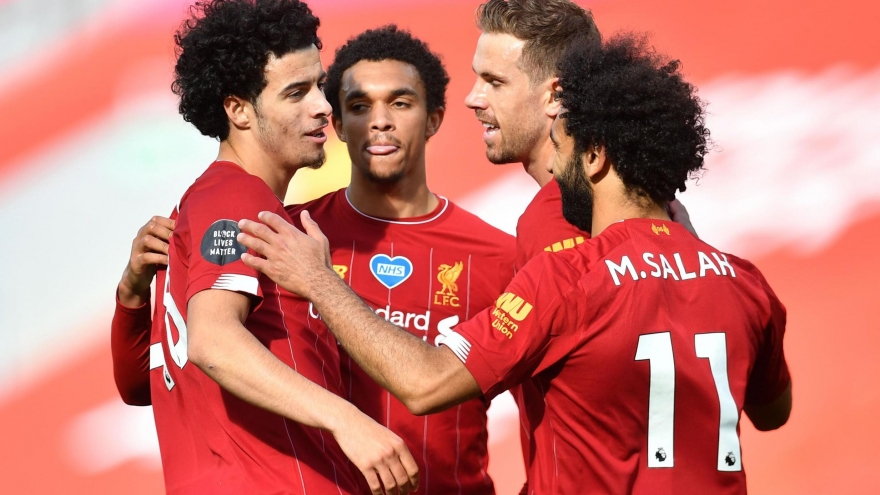 Sao trẻ lập công, Liverpool lấy lại thể diện khi hạ Aston Villa