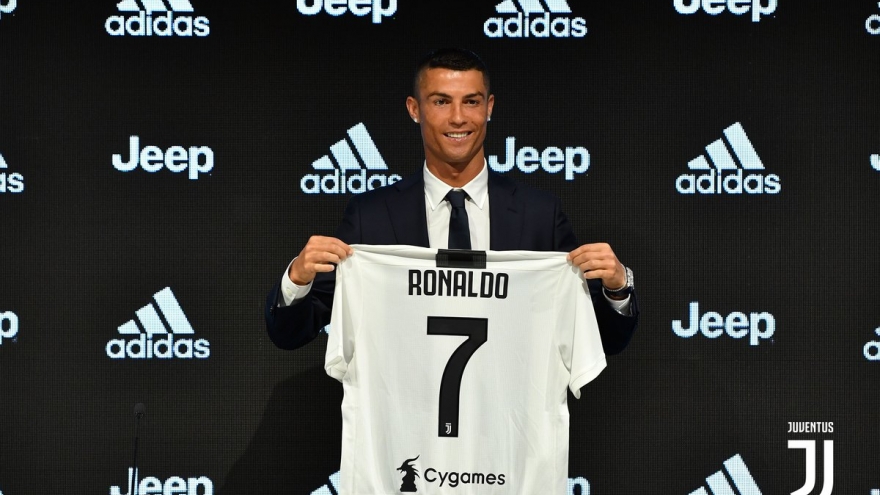 Ngày này năm xưa: Ronaldo chính thức cập bến Juventus
