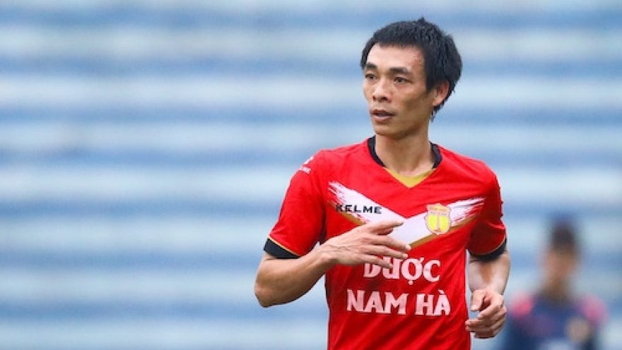 Cựu tuyển thủ Việt Nam “tái xuất” Nam Định, lập kỷ lục V-League 2020