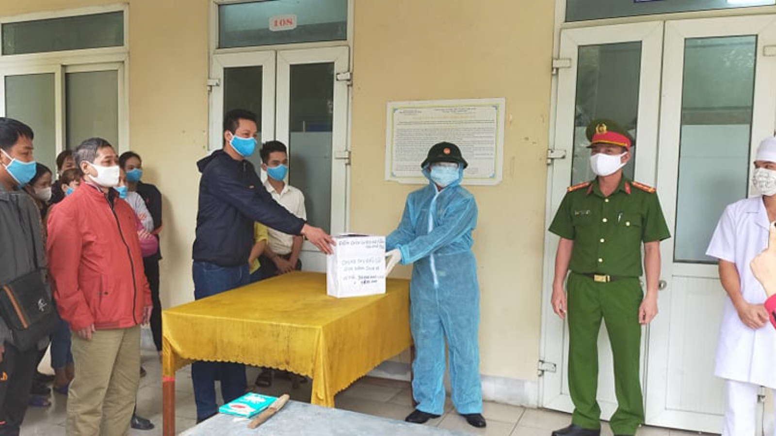 Thấm thía hơn về tình nghĩa đồng bào trong khu cách ly Covid-19