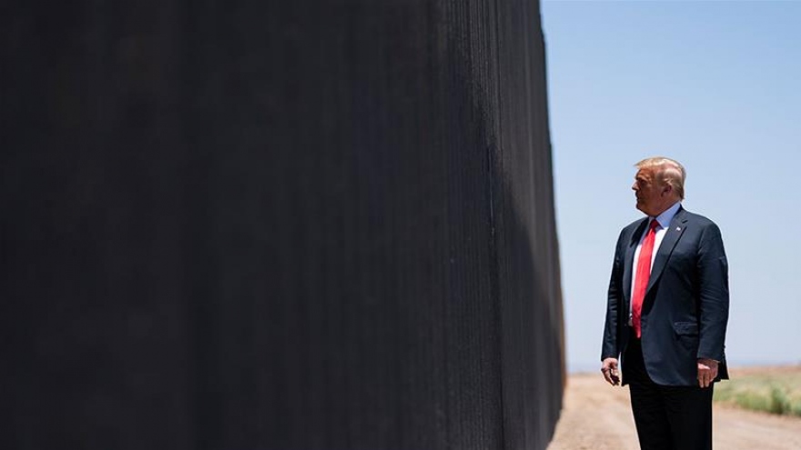 Tổng thống Trump: “Bức tường biên giới của tôi đã ngăn được Covid-19”