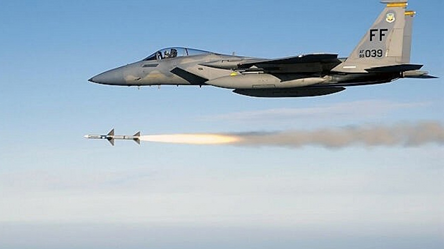 Mỹ đặt mua tiêm kích F-15EX có khả năng mang vũ khí siêu thanh