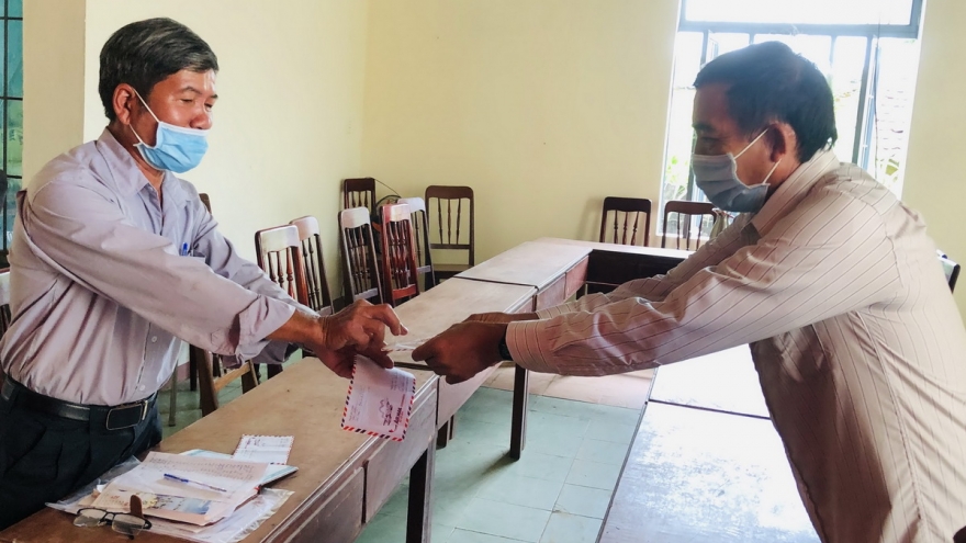 Ngư dân “làng Hoàng Sa” góp sức chống Covid-19