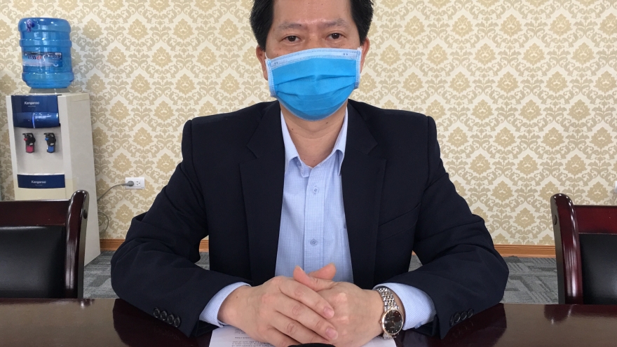 Nhiều nhân viên y tế bản bỏ việc do thu nhập không đủ sống