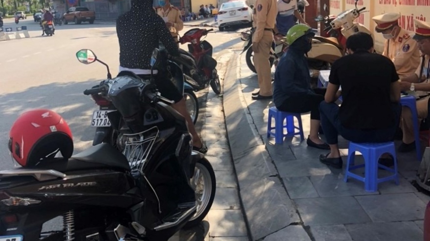 Bán vạn thẻ bảo hiểm/ngày “nhờ” tổng kiểm soát phương tiện đường bộ