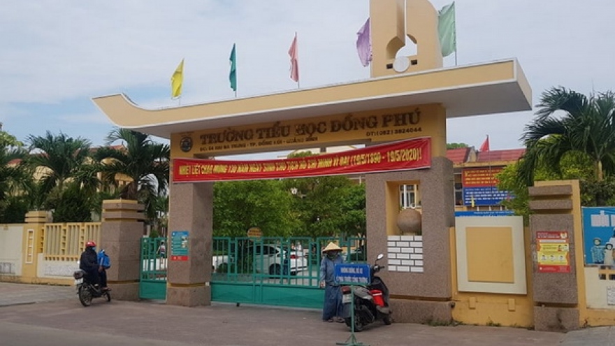 Truy tìm kẻ lẻn vào nhà vệ sinh trường Tiểu học, sàm sỡ nữ sinh lớp 5