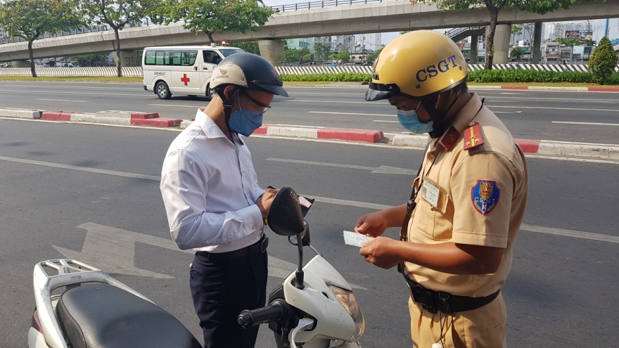 TPHCM: 3 ngày ra quân kiểm soát, tước hơn 400 giấy phép lái xe