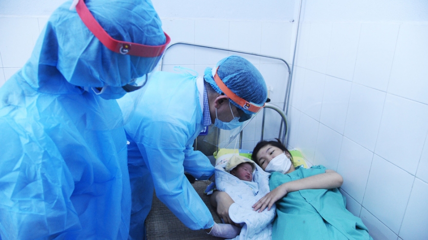 Thai phụ từ Đài Loan về nước tránh dịch Covid-19 đã sinh con an toàn