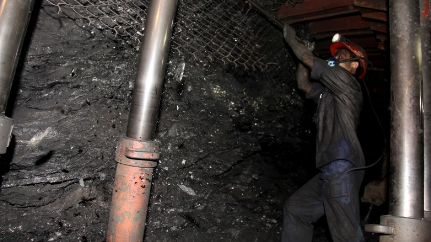 Công nhân Công ty than Hạ Long bị than vùi lấp tử vong