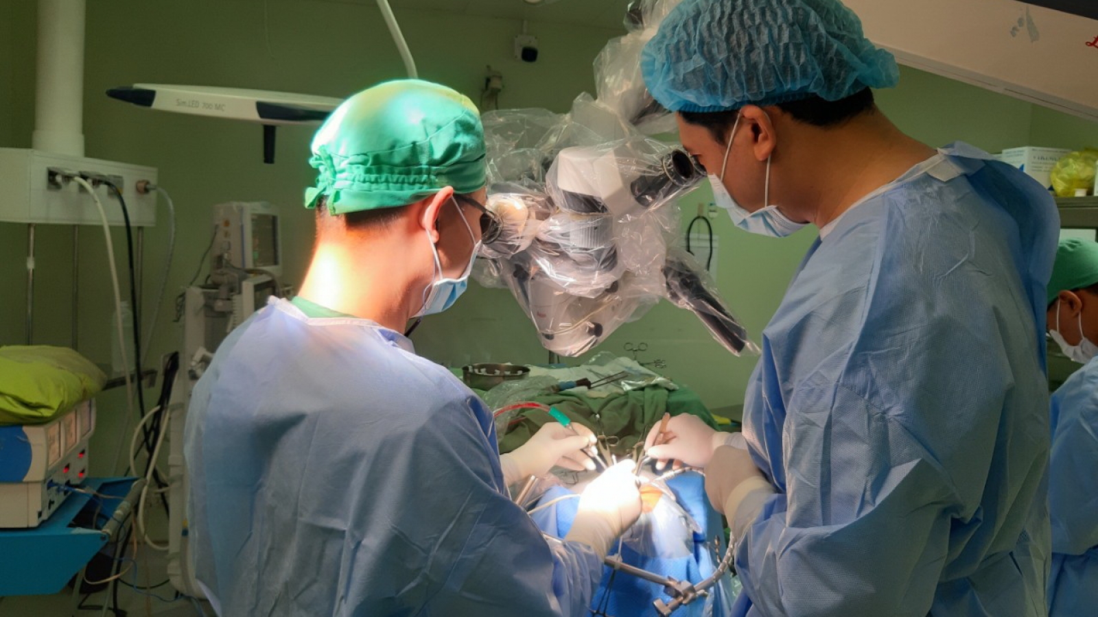 Cấp cứu thành công bệnh nhân bị phình động mạch não nguy kịch