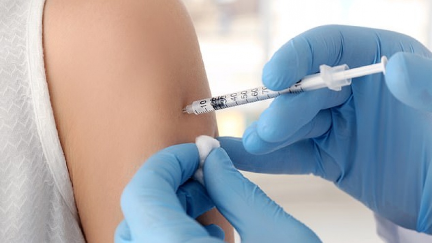 Anh bắt đầu thử nghiệm loại vaccine Covid-19 thứ 2 trên người