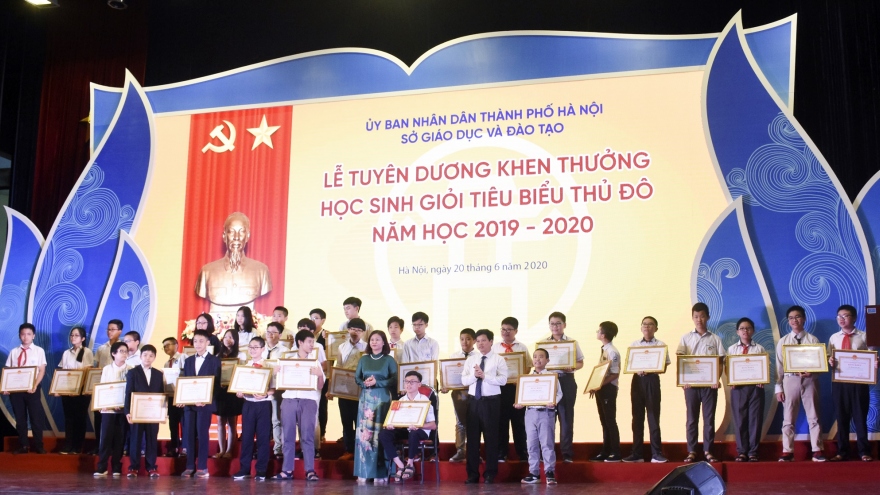 Tuyên dương hơn 500 học sinh giỏi tiêu biểu Thủ đô năm học 2019-2020