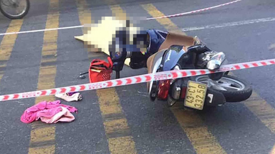 Một phụ nữ tử vong sau cú va chạm với xe tải cùng chiều