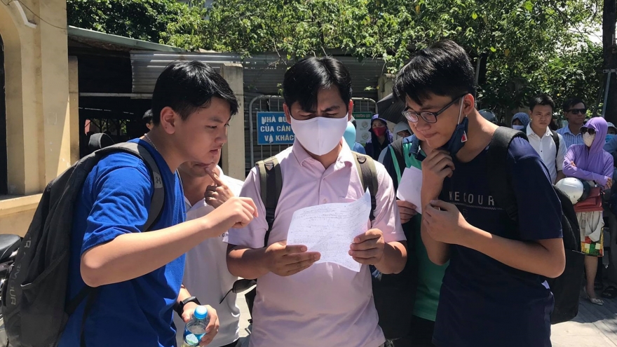 Đề Toán chuyên lớp 10 KHTN 2020: Nhiều thí sinh ra sớm 30 phút